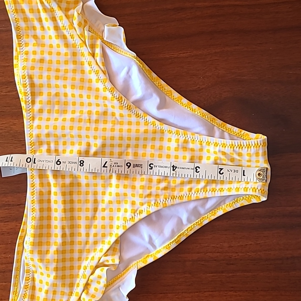 Cupshe Yellow Ruffle Bikini - Picture 10 of 11